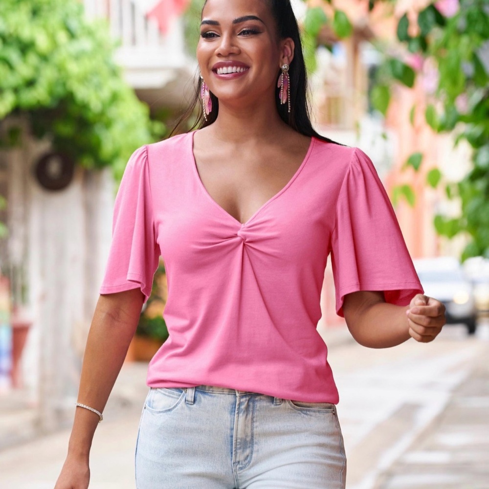 NEW without tags Boston Proper Pink V-Neck Women's Top- Medium